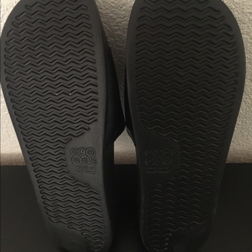 NEW MENS REEBOK CLASSIC SHOWER SLIDES SHOES SZ 12 EH0667 BLACK WITH SHOE BOX - Picture 2 of 9